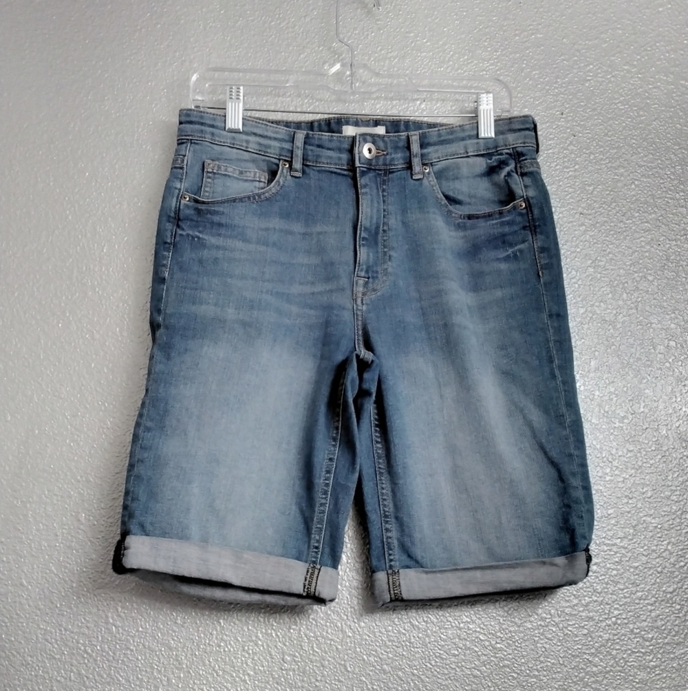 H & M Women's Bermuda Jean Shorts   Size 10